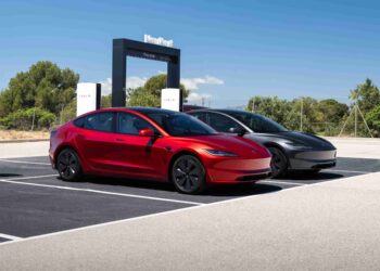 特斯拉市值突破1兆美元，但其仍面臨銷售挑戰