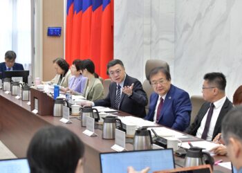 行政院長卓榮泰主持社福委員會會議-聚焦超高齡社會與壯世代政策推動