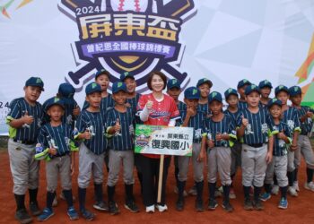 屏東盃曾紀恩全國棒球錦標賽盛大開幕-縣長周春米為選手加油