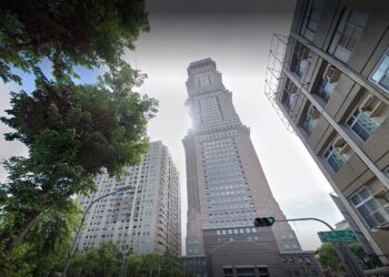 昔日全台第一高樓「頂樓戶」34折成交-他揭密「崩潰的房價」有9狀況