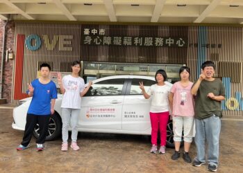 善心企業家鍾文智慨捐交通車-助瑪利亞社工訪視