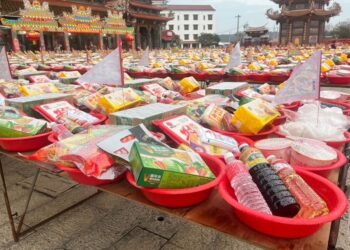 鹿耳門天后宮捐贈愛心物資與市府公私協力共同照顧弱勢