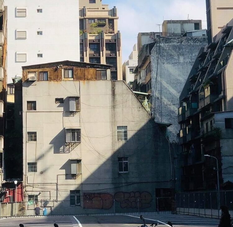 花600萬買老公寓 女子意外獲「頂級服務」!全網稱羨:超幸運 花600萬買老公寓-女子意外獲「頂級服務」!全網稱羨:超幸運