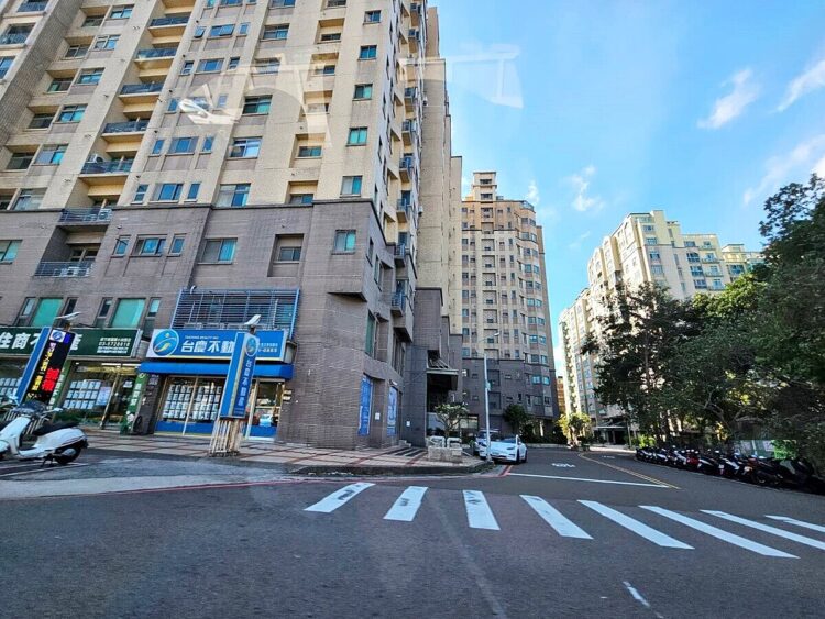 新竹屋主大降400萬「殺到豪宅線以下」!專家曝最新市況 新竹屋主大降400萬「殺到豪宅線以下」!專家曝最新市況