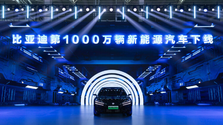 比亞迪創立30周年:新能源汽車產量突破1000萬輛,穩居全球第一 比亞迪創立30周年:新能源汽車產量突破1000萬輛,穩居全球第一