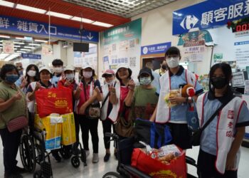 老協冬季揪甘心行動-青少年志工伴偏鄉長輩go購趣