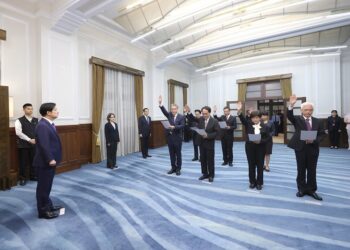 總統賴清德主持新任行政院政務人員及駐外大使宣誓典禮