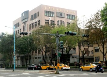 「保險蟑螂」再現！牛埔幫劉泰銘詐騙600萬-灌水保單陰謀曝光-再度闖產險公司談判遭逮