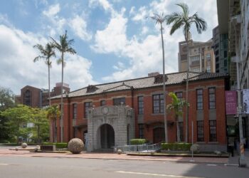 屋頂漏水、陽台現裂縫！新竹美術館即起閉館修復-預計「這時候」開館