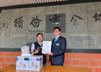 鈺林醫藥生技捐贈隧道式血壓機！守護頭份市民健康，暖心舉動感動人心
