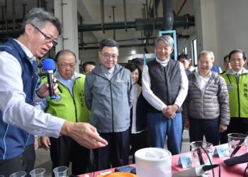 澎湖縣長陳光復陪卓榮泰院長視察澎湖！中央支持加碼，地方建設大提速