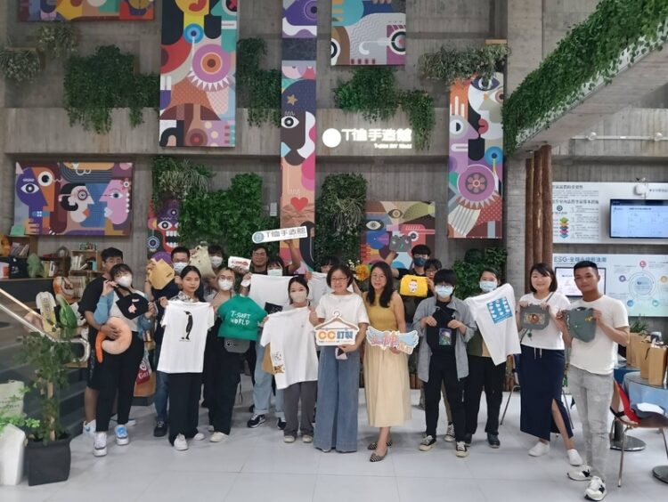 樹科大視傳系創新實務教學 T恤手造館體驗插畫設計應用創業 樹科大視傳系創新實務教學-t恤手造館體驗插畫設計應用創業