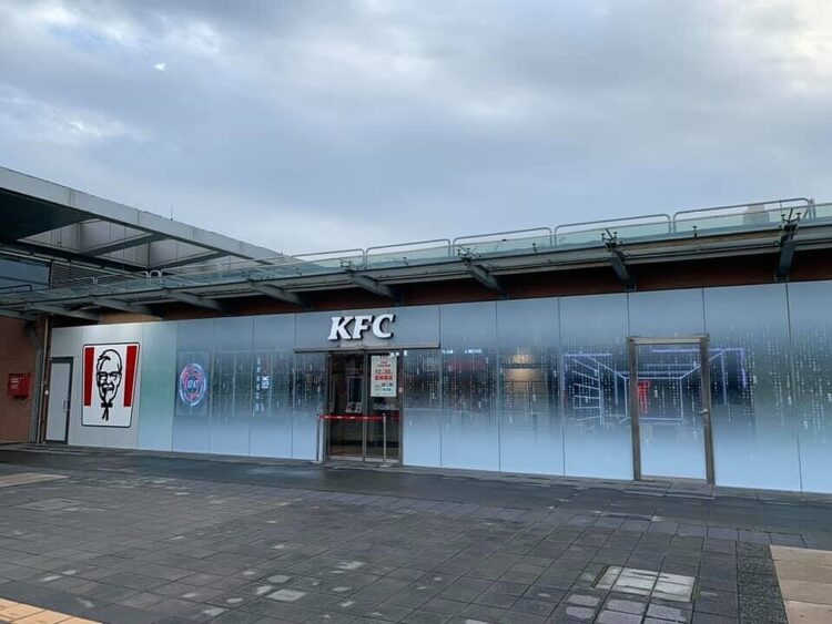 桃園高鐵旁「這店面」速食叔叔、爺爺相繼離開…-網比較嘆「它」太強了！