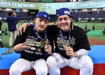 12強賽台灣奪冠-屏縣加發吳俊偉70萬元獎金