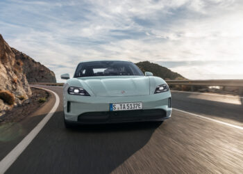 電動車市場放緩，保時捷重心轉向燃油與混合動力車型