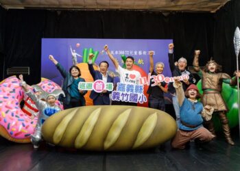 紙風車368藝術工程全國巡演首場在義竹-翁章梁邀鄉親來看戲