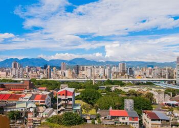 雙貸族創新高！爆量交屋潮恐釀「違約風暴」-專家警示「這4件事」