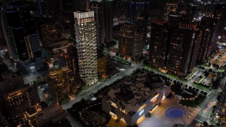 義大利傳奇建築師來台 攜手聯聚建設打造中台灣最美天際線 義大利傳奇建築師來台分享三大巨作 攜手聯聚建設刻畫台中最美天際線