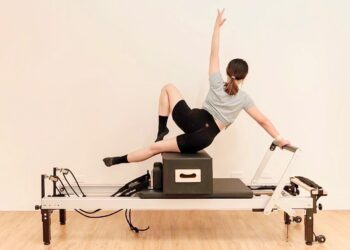 嘉義最美瑜珈教室 皮拉提斯練出蜜桃臀 寵物友善帶毛孩一起來