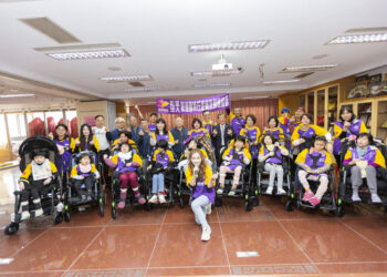 慈祐宮捐贈特製推車-傳遞愛心助力雷特氏症家庭