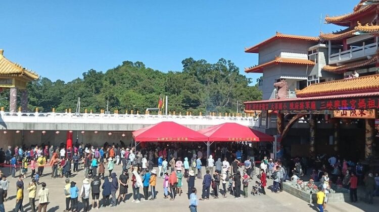 高雄東照山關帝廟慶中華隊奪冠-免費發放2200份雞排創紀錄