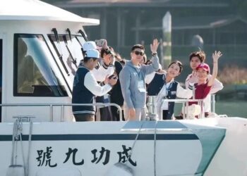 大陸高校師生今乘船暢遊日月潭-重溫小學課本裡的記憶