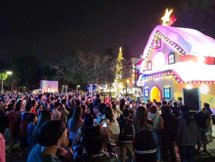 屏東爆笑聖誕奇景!「會發光的路沖屋」網友笑翻求帶看 屏東爆笑聖誕奇景!「會發光的路沖屋」網友笑翻求帶看