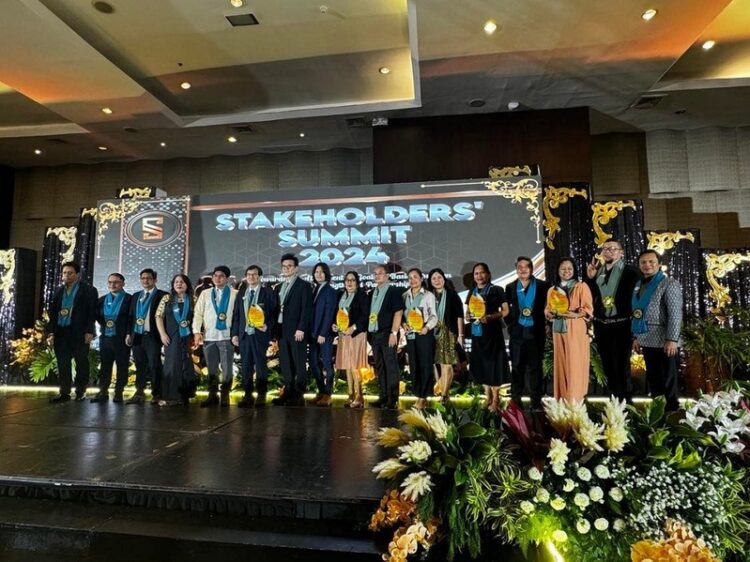 樹德科技大學榮獲菲律賓宿霧省教育局頒發教育貢獻獎雙白金獎殊榮 樹德科技大學榮獲菲律賓宿霧省教育局頒發教育貢獻獎雙白金獎殊榮