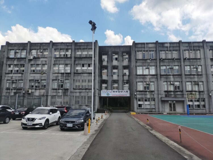 侵權金額高達6億!被控教下載盜版App「電腦王阿達」、「瘋先生」遭指控侵權公開澄清 侵權金額高達6億!被控教下載盜版app「電腦王阿達」、「瘋先生」遭指控侵權公開澄清