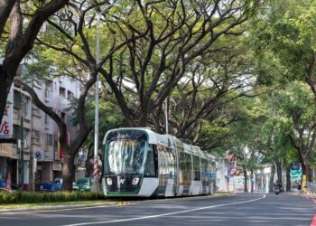 榮耀時刻-高雄輕軌二階榮獲第24屆公共工程金質獎