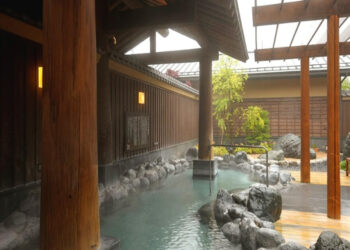 日本住宿｜在河口湖一邊欣賞富士山美景、一邊在日式旅館裡泡溫泉！