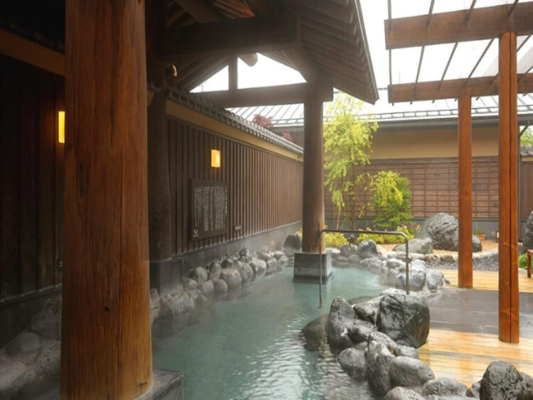 日本住宿|在河口湖一邊欣賞富士山美景、一邊在日式旅館裡泡溫泉! 日本住宿|在河口湖一邊欣賞富士山美景、一邊在日式旅館裡泡溫泉!