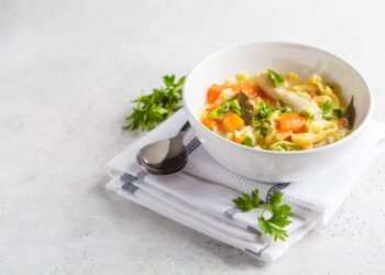 冬天喝煲湯暖心-好烹煮經典雞湯食譜