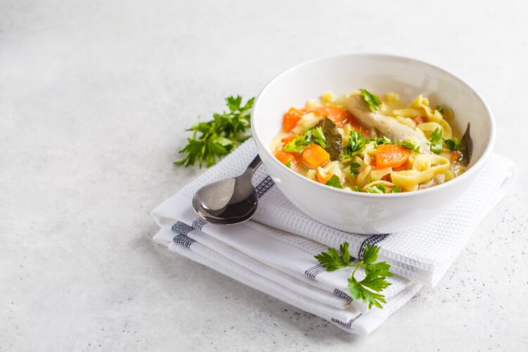 冬天喝煲湯暖心-好烹煮經典雞湯食譜