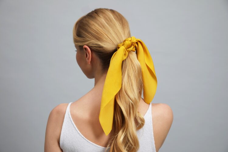 2025流行髮飾推薦-水鑽、珍珠、蝴蝶結元素輕鬆提升造型感