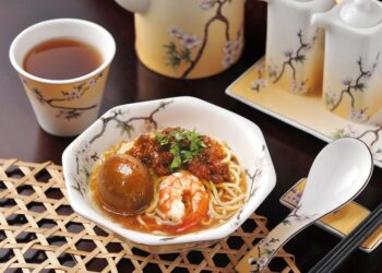 「臺南400‧精湛好食─揣（tshue）餐廳」系列報導10-烏雞豬肚鱉、鮸魚米粉，「府城食府」大菜美味上桌，小吃意趣呈現