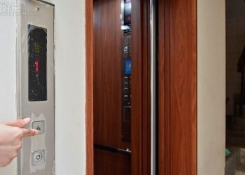 惡鄰照妖鏡？他看房搭電梯赫見「2公告」-網解讀：反而是好社區