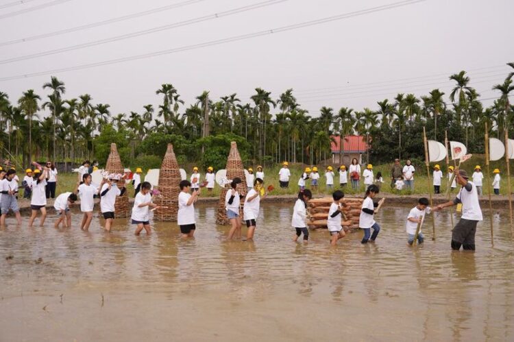屏東2024大地藝術節登場 在大武山下和大自然一起玩 屏東2024大地藝術節登場-在大武山下和大自然一起玩