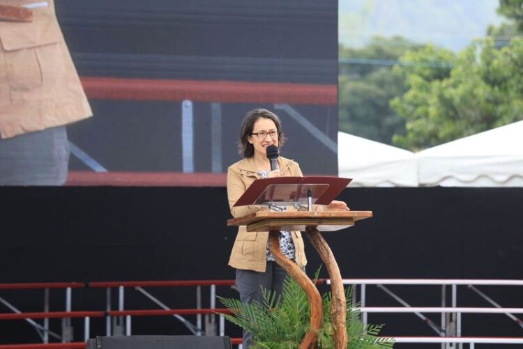 出席第五屆嘎呼拉斯山中音樂節-蕭美琴副總統為山區學子加油打氣