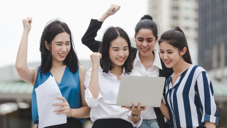 韓國女性「4B運動」發動性罷工 力求掙脫父權體制的框架 韓國女性「4b運動」發動性罷工-力求掙脫父權體制的框架