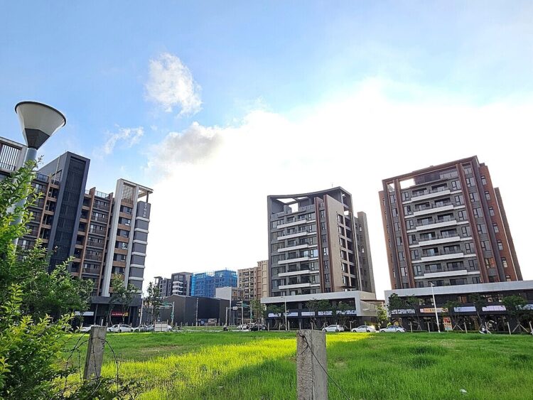 央行緊盯、抑制措施頻出手 專家:政府也怕打趴房市! 央行緊盯、抑制措施頻出手-專家:政府也怕打趴房市!