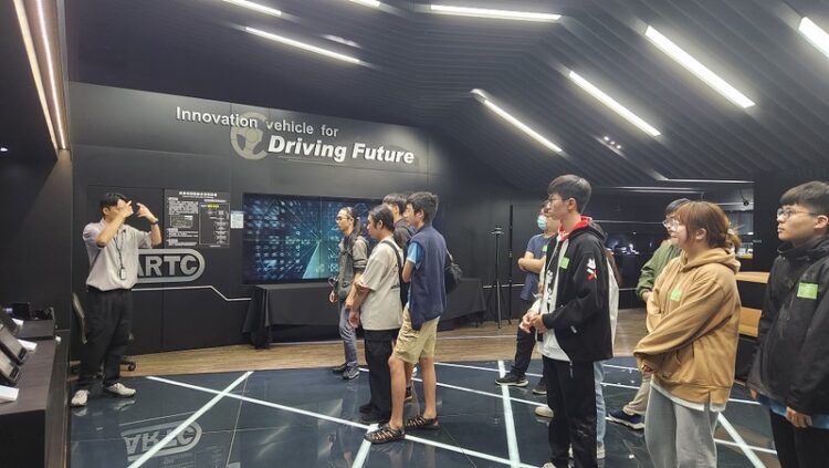 樹科大資工系師生參訪車輛研究測試中心-探索科技未來趨勢