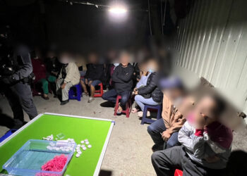32人藏身工寮賭場- -警方攻堅逮捕