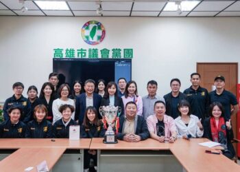 高雄先鋒女足奪冠創紀錄！高雄市議會民進黨團贈獎金-盼激勵延續好成績