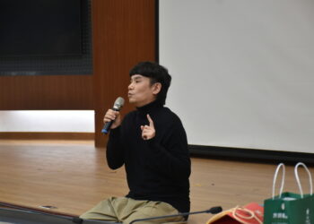 金鐘編劇杜政哲幽默現身高科大創新設計學院，-深度剖析從編劇到導演的戲劇人生