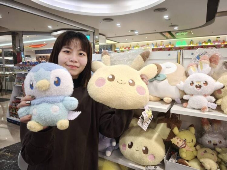 高雄首場寶可夢人偶聖誕派對限時快閃-義享時尚廣場閃耀亮相