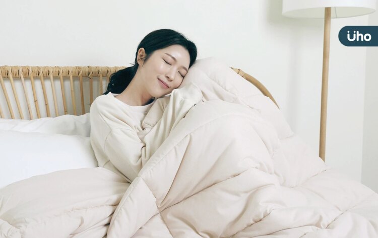 冬天睡覺,棉被怎麼蓋最保暖?教你「三明治蓋法」:先鋪一層薄毛毯 冬天睡覺,棉被怎麼蓋最保暖?教你「三明治蓋法」:先鋪一層薄毛毯