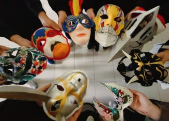 樹科大產設計系基礎造型課-面具彩繪創意應景