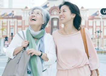 手機被偷、跌倒⋯帶長輩出國問題多？除了旅平險「這些保險」也要買