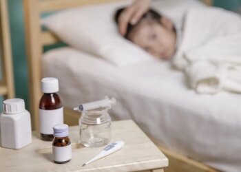 秋冬呼吸道疾病多重爆發，童染新冠危險性被低估！醫：幼兒多呈現非典型症狀，接種jn.1疫苗還是最有效防護